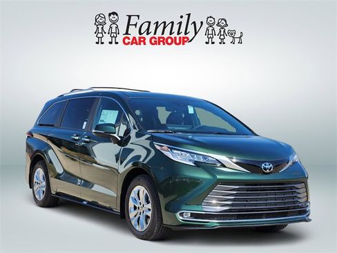 New 2026 Toyota Sienna Limited image 2