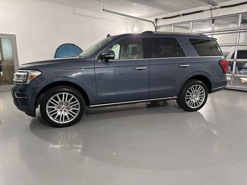Used 2023 Ford Expedition Limited AWD/4WD image 4