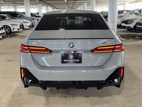 Used 2025 BMW i5 xDrive40 w/ M Sport Package AWD/4WD image 7