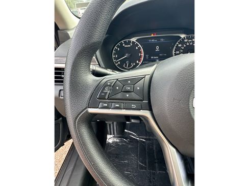 Used 2024 Nissan Altima 2.5 SV image 19
