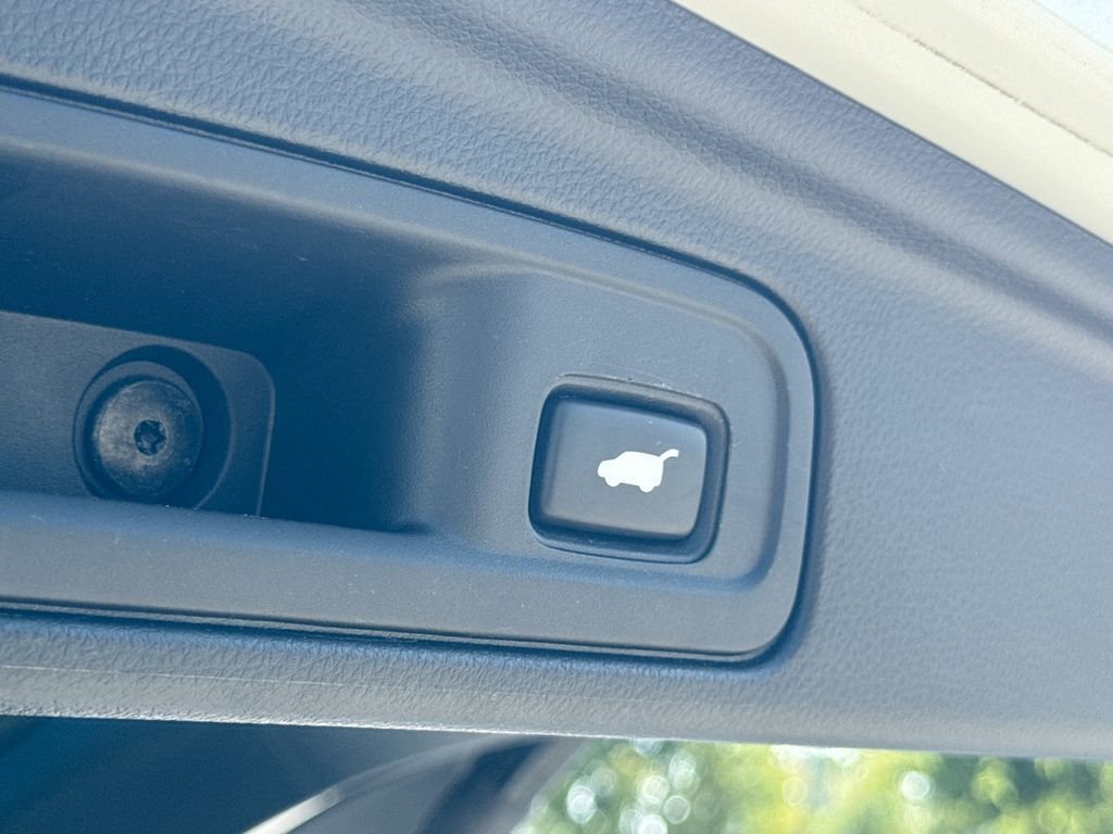 Used 2020 Honda Pilot Elite image 34