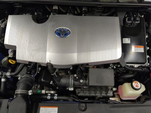 Used 2018 Toyota Prius Four Touring w/ Premium Convenience Package image 30