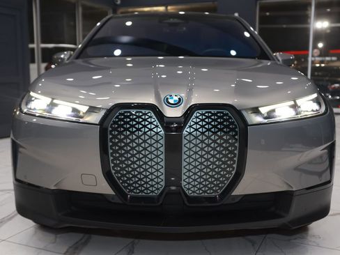 Used 2024 BMW iX xDrive50 w/ Premium Package image 57