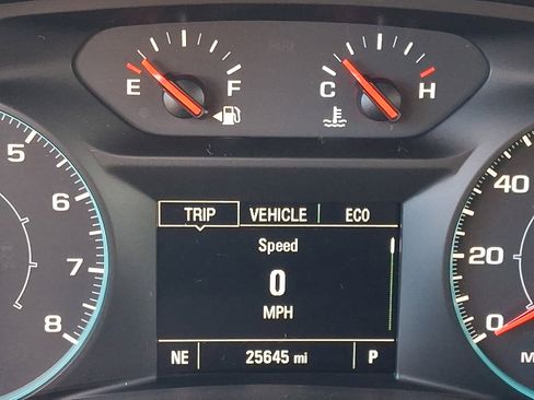 Used 2022 Chevrolet Equinox LS image 19