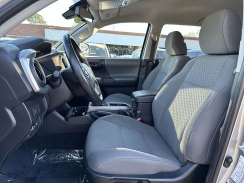 Used 2023 Toyota Tacoma TRD Sport image 11