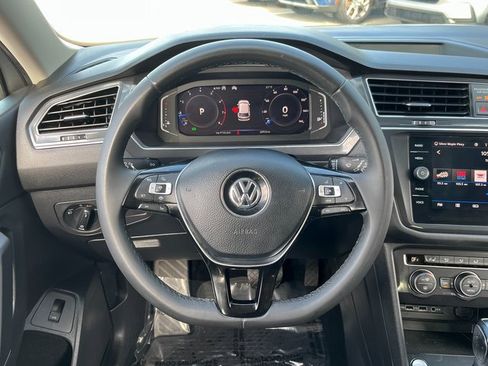 Certified 2020 Volkswagen Tiguan SEL image 16