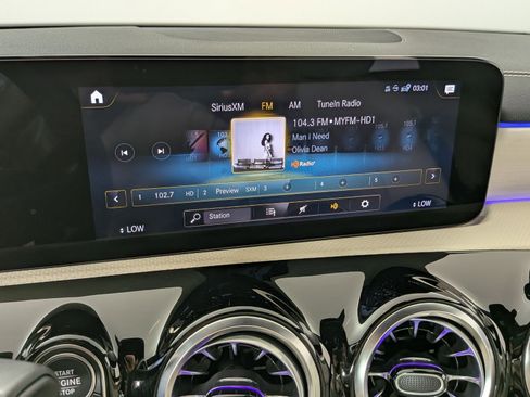 Used 2023 Mercedes-Benz CLA 250 image 17