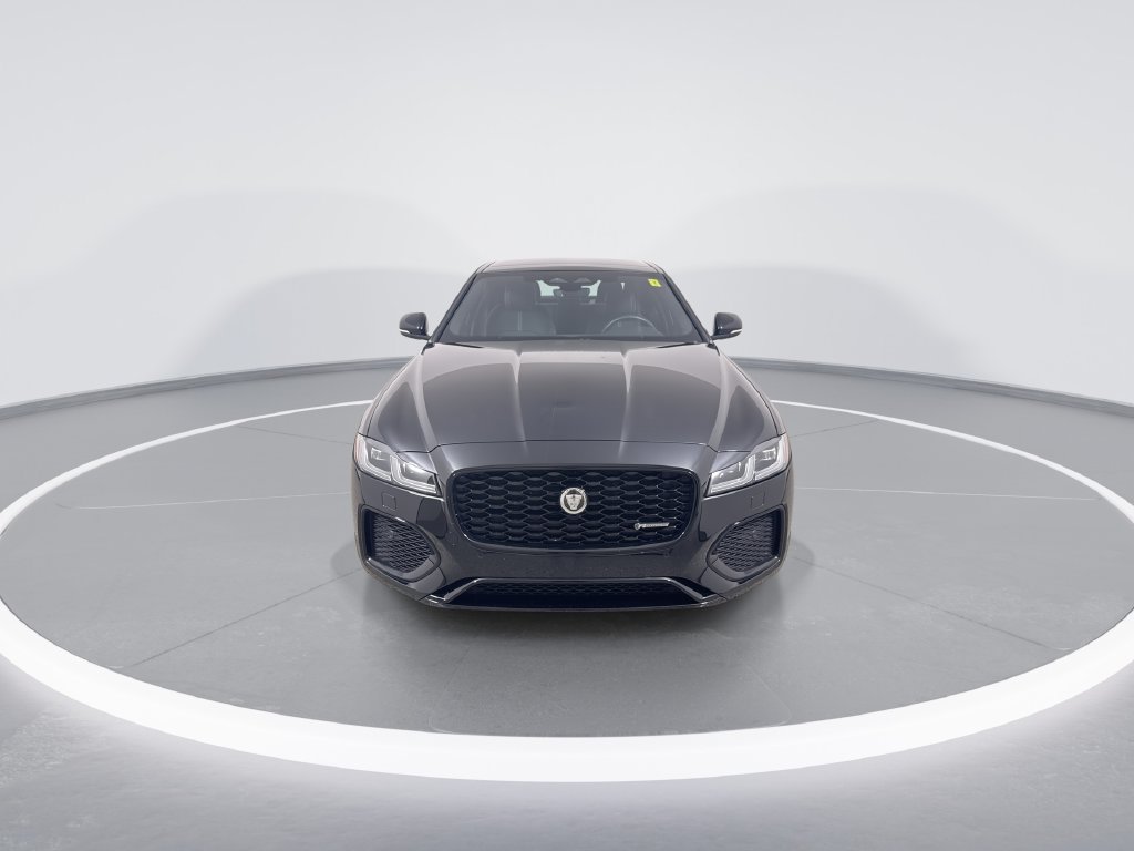 Used 2024 Jaguar XF R-Dynamic SE AWD/4WD image 3