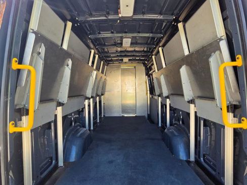 Used 2019 Mercedes-Benz Sprinter 170 image 35