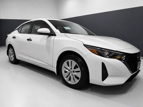 Certified 2025 Nissan Sentra S FWD image 7
