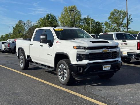 Certified 2024 Chevrolet Silverado 2500 Custom w/ Custom Value Package AWD/4WD image 2