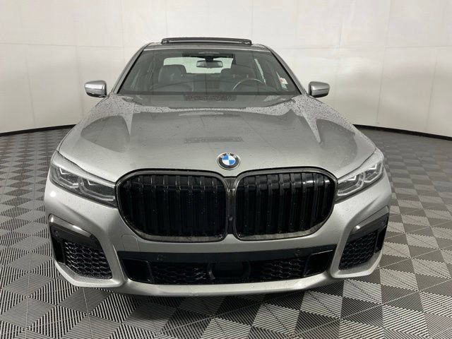Used 2022 BMW 750i xDrive w/ Executive Package AWD/4WD image 2