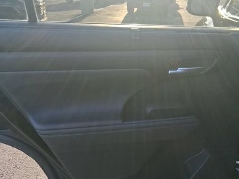 Used 2024 Toyota Highlander XLE AWD/4WD image 28