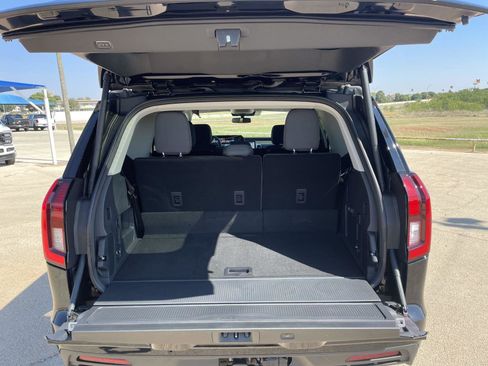 New 2025 Ford Expedition Active image 30