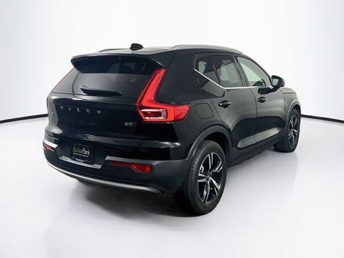 Used 2023 Volvo XC40 B5 Plus AWD/4WD image 9