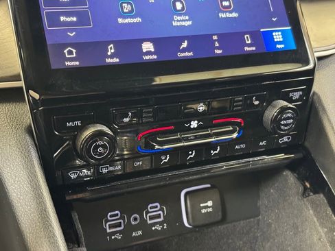 Used 2023 Jeep Grand Cherokee L Limited w/ Rear Seat Video Group I image 39