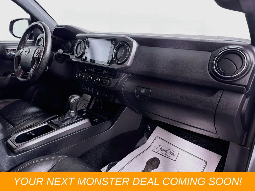 Used 2020 Toyota Tacoma TRD Sport AWD/4WD image 31