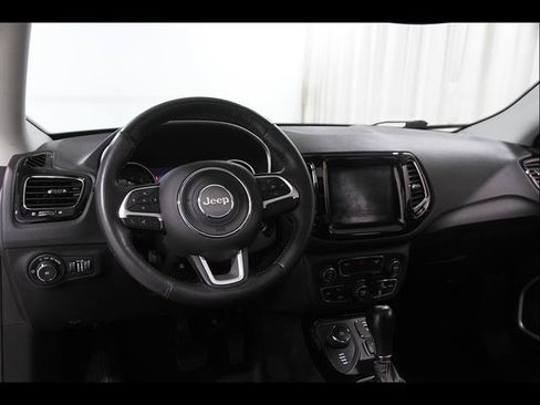Used 2019 Jeep Compass Limited AWD/4WD image 6