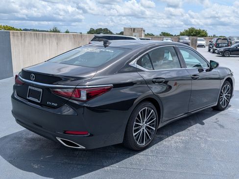Used 2025 Lexus ES 350 w/ Premium Package FWD image 5