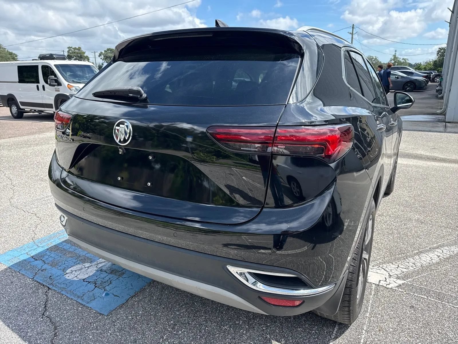 Used 2022 Buick Envision Essence w/ Safety Package FWD image 8