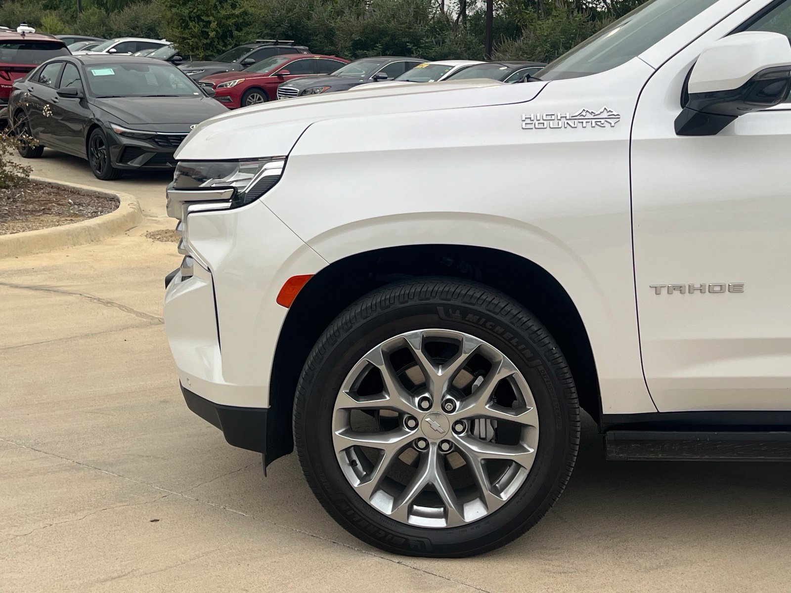 Used 2021 Chevrolet Tahoe High Country w/ Premium Package AWD/4WD image 8