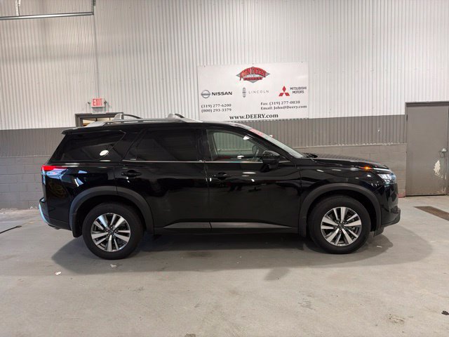 Certified 2025 Nissan Pathfinder SL AWD/4WD image 2
