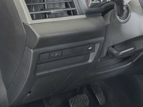 Used 2024 Mitsubishi Outlander SE Black Edition image 12