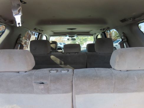 Used 2005 Toyota Sequoia SR5 image 32