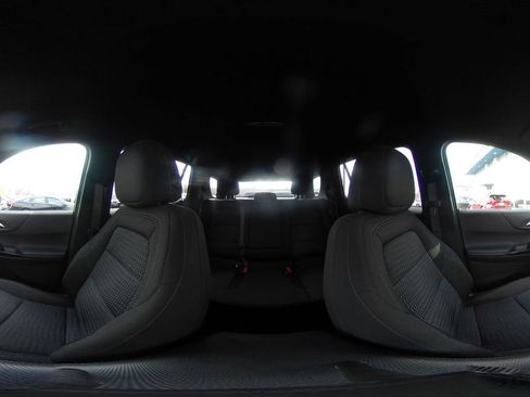 Used 2025 Chevrolet Equinox LT image 41