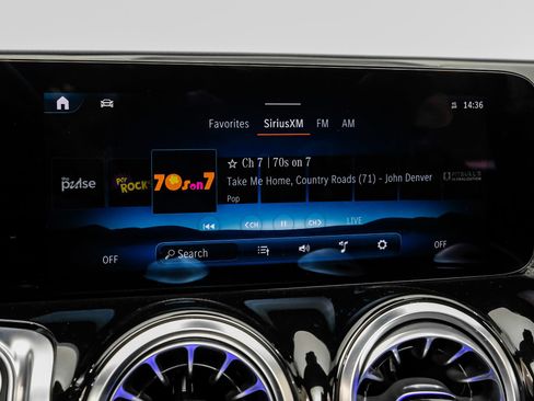 Used 2024 Mercedes-Benz GLB 35 AMG 4MATIC image 29