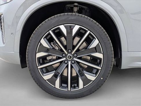 New 2026 Volvo XC90 T8 Plus w/ Protection Package AWD/4WD image 10
