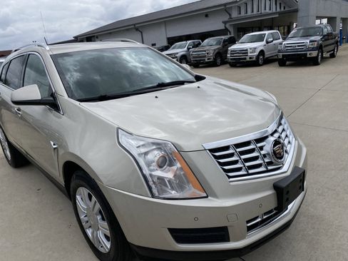 Used 2015 Cadillac SRX Luxury image 12