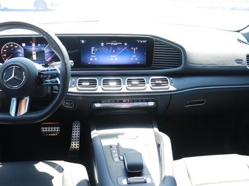 Used 2025 Mercedes-Benz GLS 450 4MATIC image 17