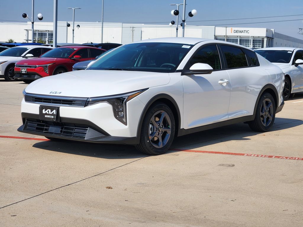 New 2026 Kia K4 FWD image 2