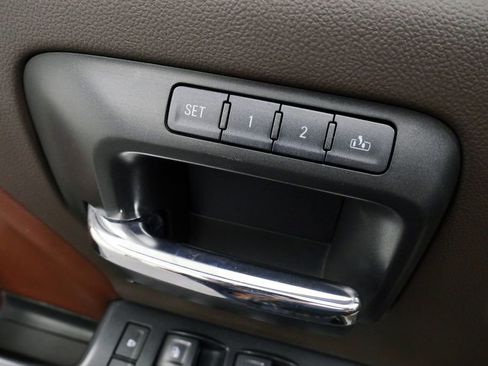 Used 2015 Chevrolet Silverado 2500 High Country AWD/4WD image 15