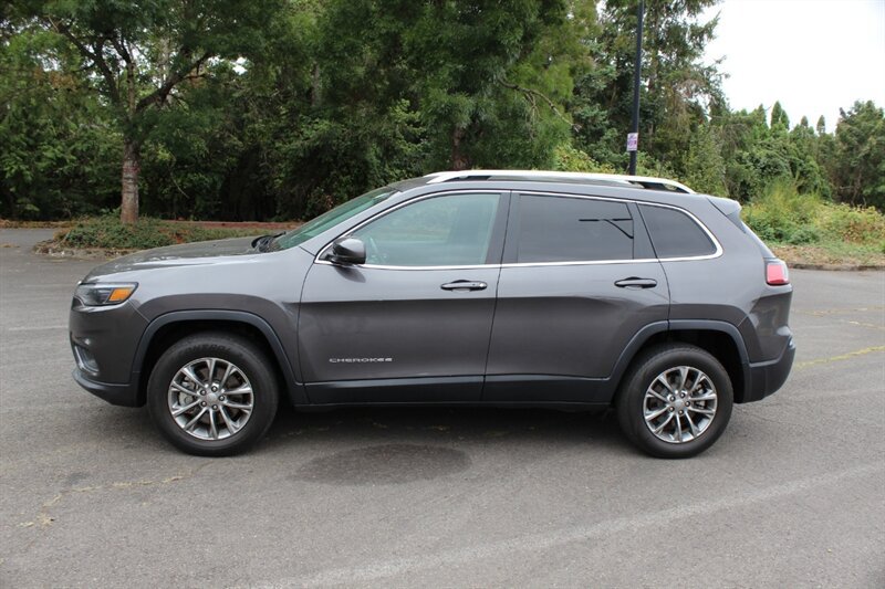 Used 2019 Jeep Cherokee Latitude Plus w/ Cold Weather Group AWD/4WD image 7