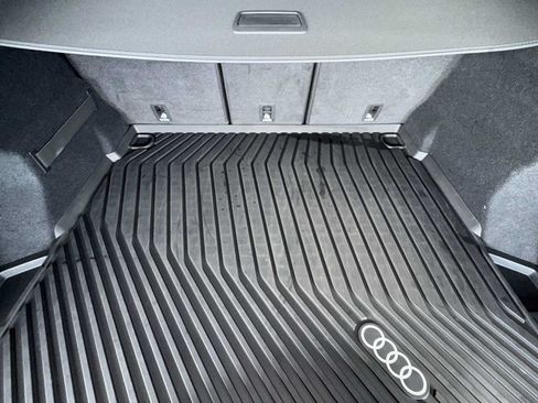 Used 2025 Audi SQ5 Premium Plus AWD/4WD image 25