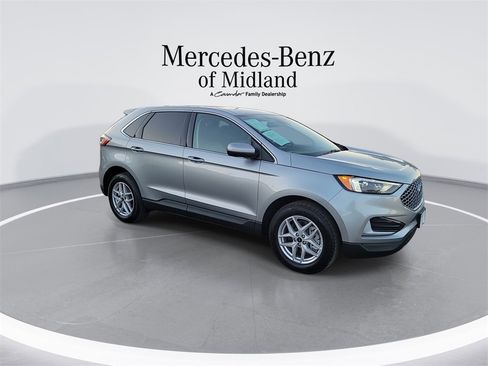 Used 2024 Ford Edge SEL image 2