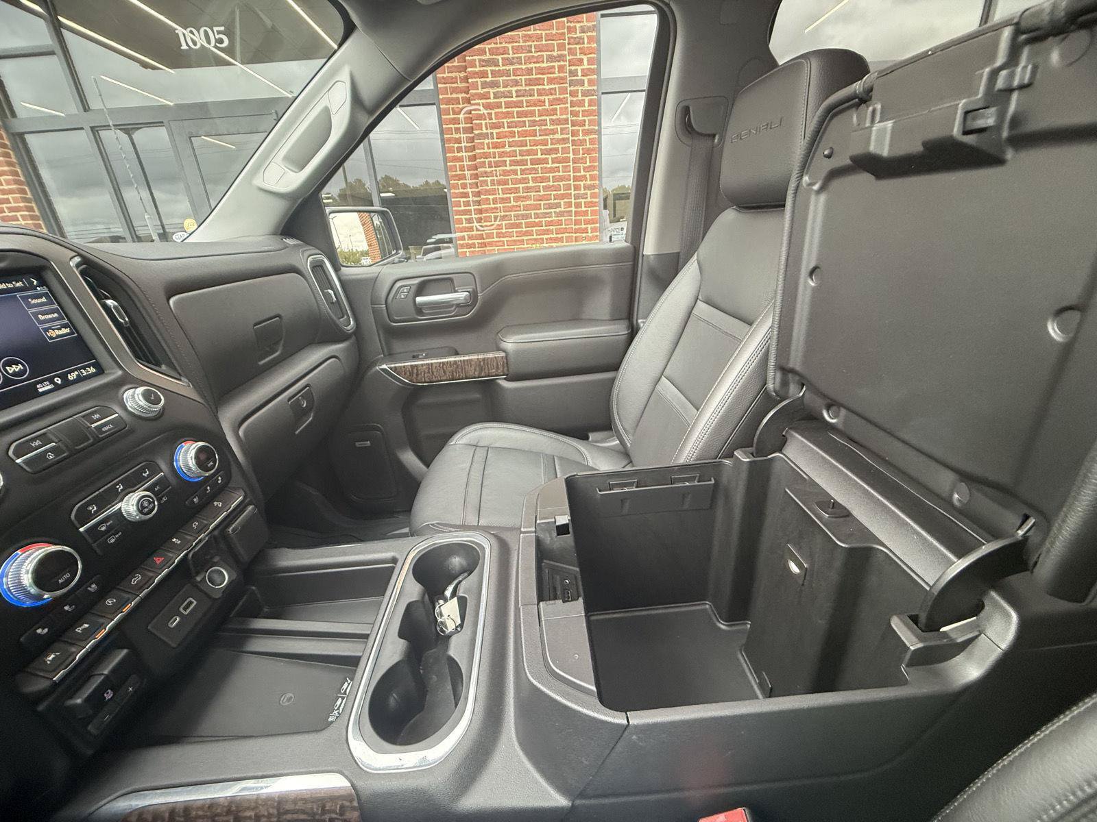 Used 2019 GMC Sierra 1500 Denali w/ Denali Ultimate Package AWD/4WD image 9
