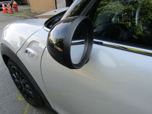 Used 2017 MINI Cooper S FWD image 6
