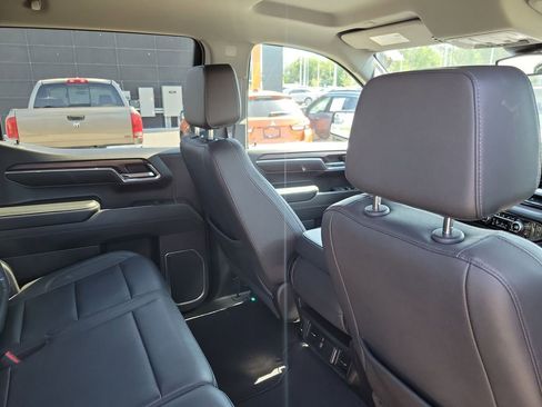 Used 2024 GMC Sierra 1500 SLT RWD image 30
