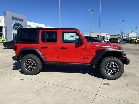 Used 2024 Jeep Wrangler Unlimited Rubicon w/ Safety Group image 27