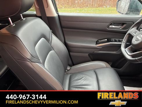 Used 2024 Nissan Pathfinder SL image 29