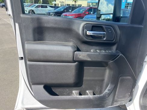 Used 2024 Chevrolet Silverado 2500 Custom image 12