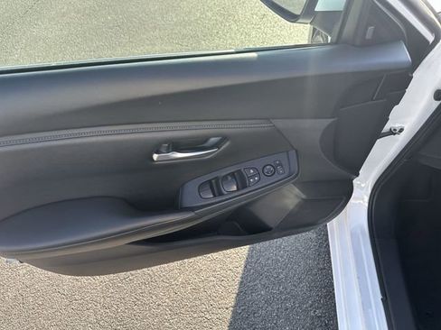 Certified 2023 Nissan Sentra SV image 28