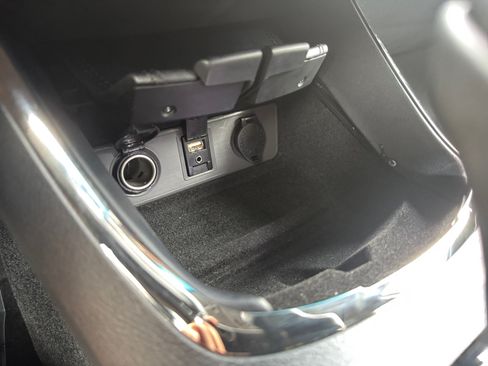 Used 2013 Toyota Avalon Limited FWD image 23