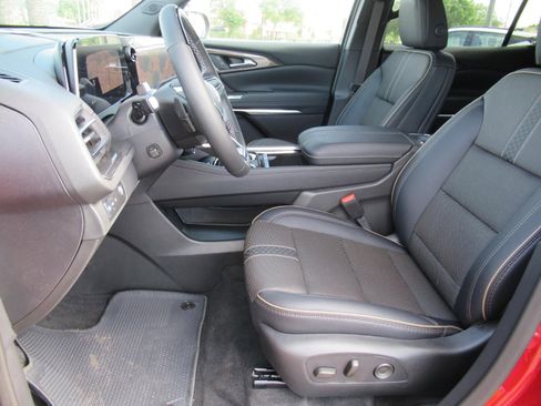 New 2026 Chevrolet Traverse High Country FWD image 18