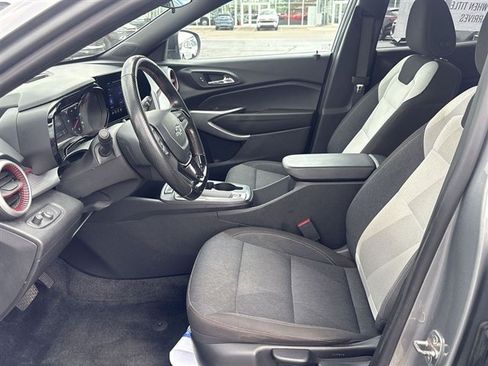 Certified 2024 Chevrolet Trax RS w/ Driver Confidence Package FWD image 17