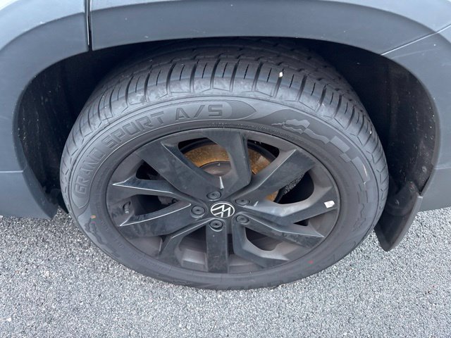 Used 2022 Volkswagen Taos SE AWD/4WD image 5