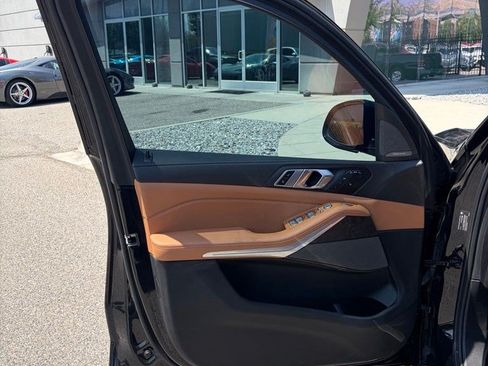 Used 2023 BMW X7 xDrive40i w/ M Sport Package AWD/4WD image 17